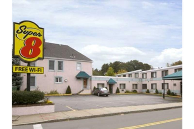 Super 8 By Wyndham Watertown/Cambridge/Boston Area Hotel Exterior foto